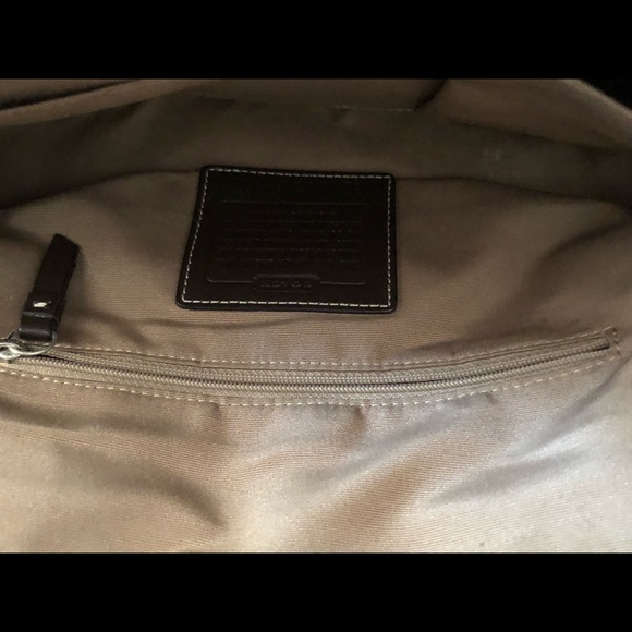 Coach Hampton signature satchel. Needs some TLC - Picture 11 of 15